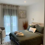 Espace Privee Une Chambre ,Salle Bain Toilettes Chez L Habitants
