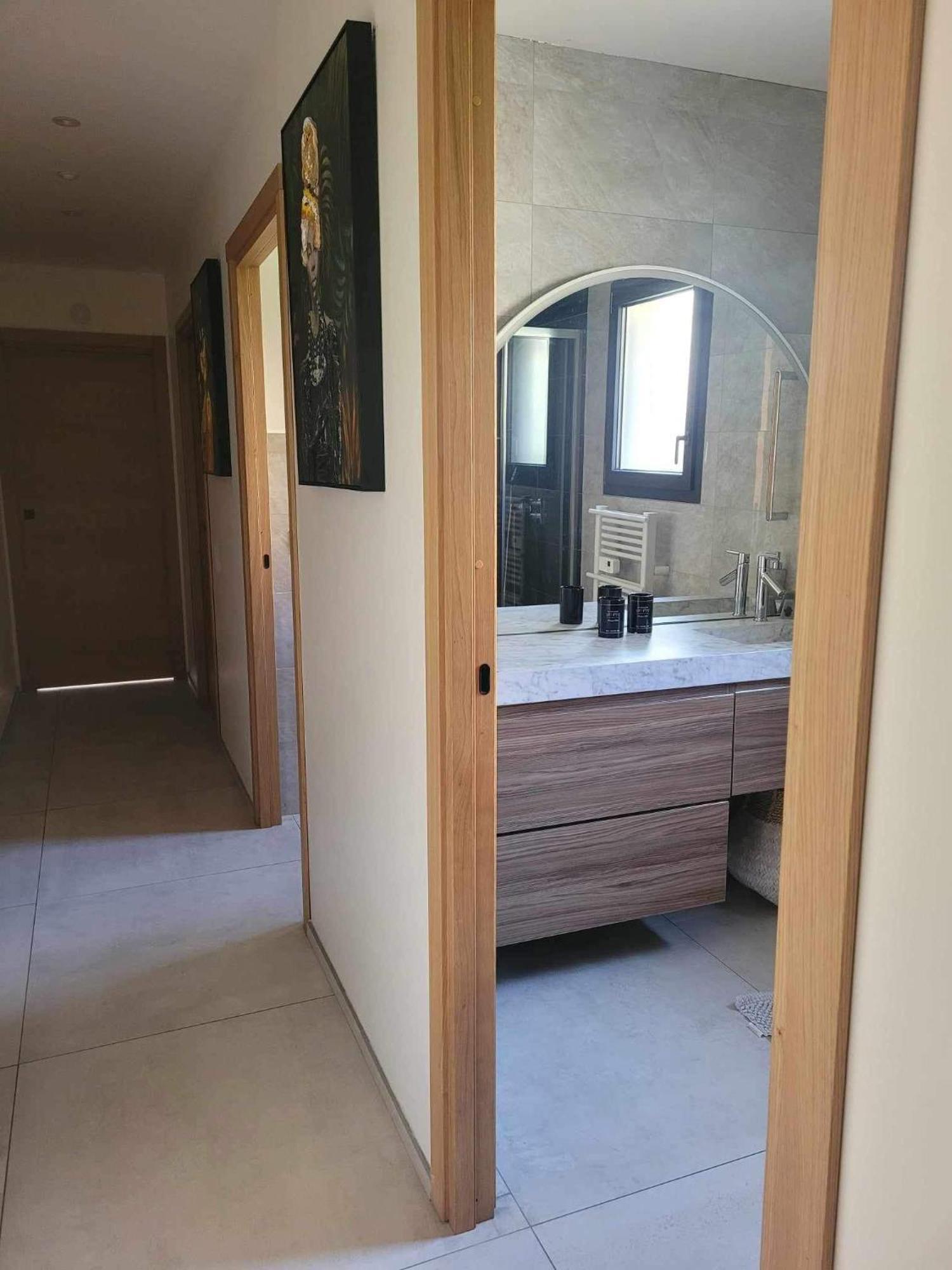 Espace Privee ,salle Bain Toilettes Chez L Habitants *
